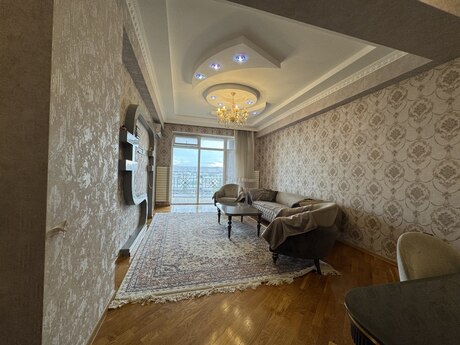 3 otaqlı yeni tikili - Elmlər Akademiyası m. - 130 m²