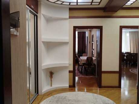 3-комн. новостройка - м. Ахмедлы - 145 м²