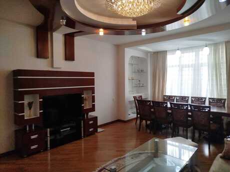 3-комн. новостройка - м. Ахмедлы - 145 м²
