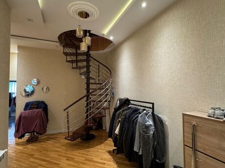 Elan №6217000 - Bakı, 7-ci mikrorayon q., 4 otaqlı, 185 m², 7/7 mərtəbə