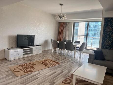 Elan №6217049 - Bakı, Səbail r., 4 otaqlı, 200 m², 8/20 mərtəbə