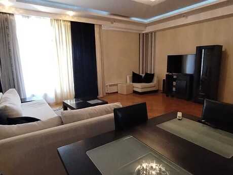 Elan №6217361 - Bakı, 28 May m., 3 otaqlı, 150 m², 12/18 mərtəbə