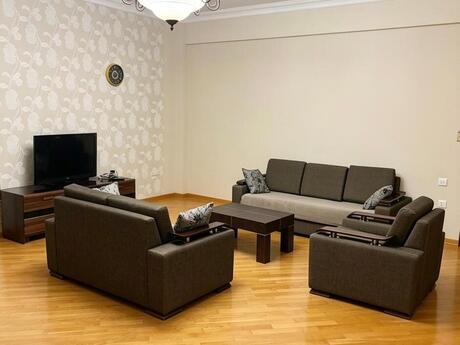 3-комн. новостройка - м. Гянджлик - 150 м²