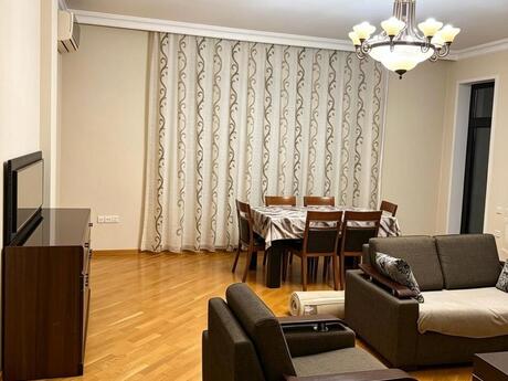 3-комн. новостройка - м. Гянджлик - 150 м²