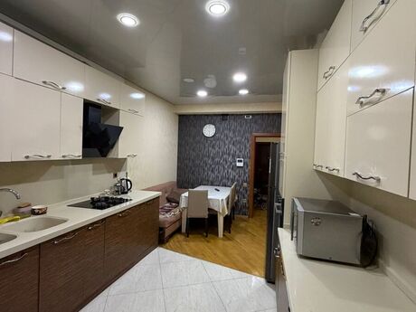 3-комн. новостройка - м. Низами - 150 м²