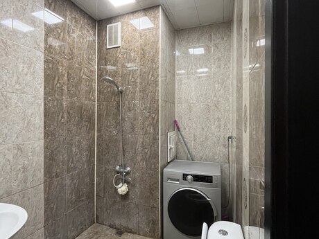 3-комн. новостройка - м. Иншаатчылар - 80 м²