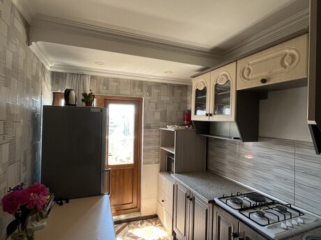 3-комн. новостройка - м. Иншаатчылар - 80 м²