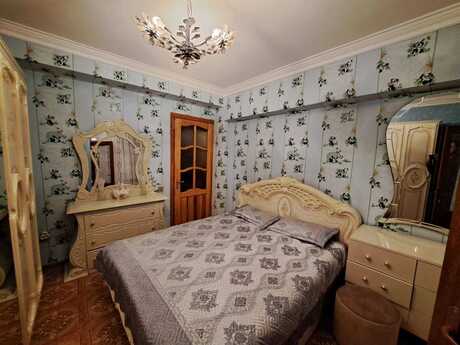 4-комн. вторичка - м. Элмляр Академиясы - 120 м²