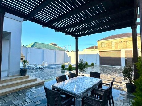 4 otaqlı həyət evi/bağ evi - Şüvəlan q. - 200 m²