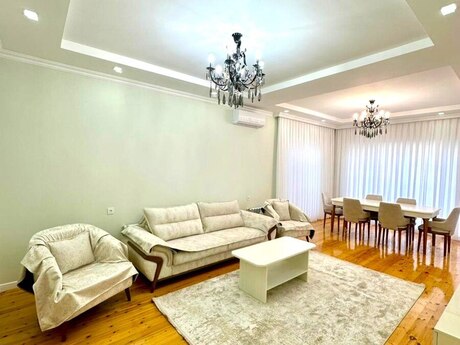 4 otaqlı həyət evi/bağ evi - Şüvəlan q. - 200 m²