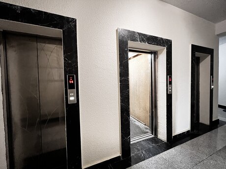3-комн. новостройка - м. Элмляр Академиясы - 163 м²