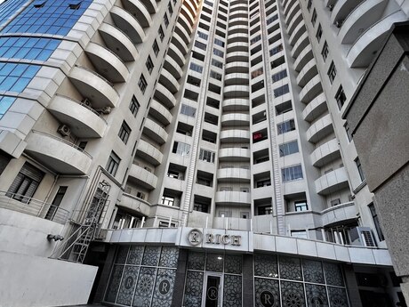 3-комн. новостройка - м. Элмляр Академиясы - 163 м²
