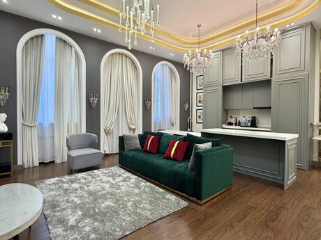 4-room apartment for rent, 150 m², Renessans Palace: 3 000 ₼/mo 4