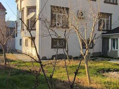 7 otaqlı həyət evi/bağ evi - Həzi Aslanov q. - 400 m²