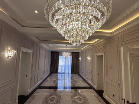 7 otaqlı həyət evi/bağ evi - Buzovna q. - 510 m²