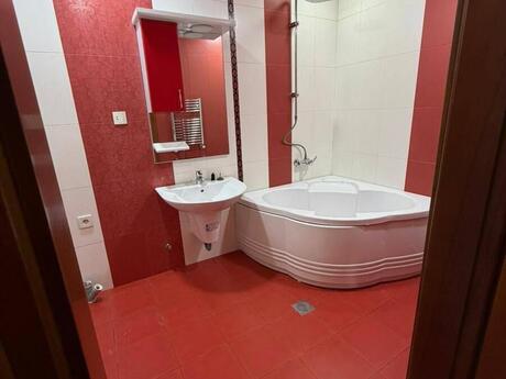 3 otaqlı yeni tikili - İnşaatçılar m. - 130 m²