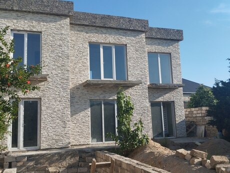 5 otaqlı həyət evi/bağ evi - Qala q. - 140 m²