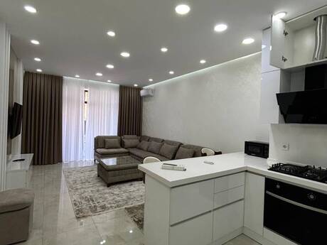 2-комн. новостройка - м. 8 ноября - 70 м²