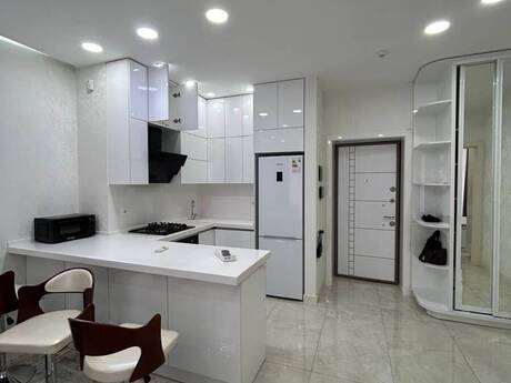 2-комн. новостройка - м. 8 ноября - 70 м²