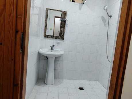 3 otaqlı köhnə tikili - Bakıxanov q. - 75 m²