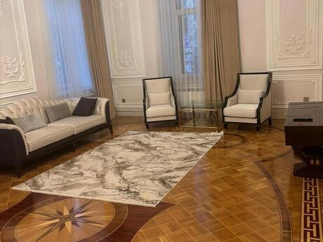 4 otaqlı köhnə tikili - Nizami m. - 160 m²