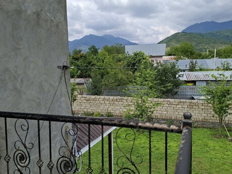 3 otaqlı həyət evi/bağ evi - Qəbələ - 200 m²