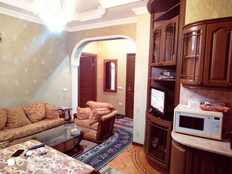 Elan №6219707 - Bakı, İçəri Şəhər m., 2 otaqlı, 65 m², 4/5 mərtəbə