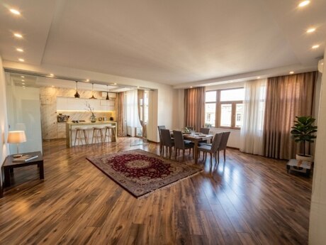 4 otaqlı yeni tikili - Şah İsmayıl Xətai m. - 170 m²