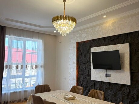 6 otaqlı həyət evi/bağ evi - Məmmədli q. - 240 m²
