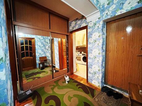 3 otaqlı köhnə tikili - Elmlər Akademiyası m. - 83 m²