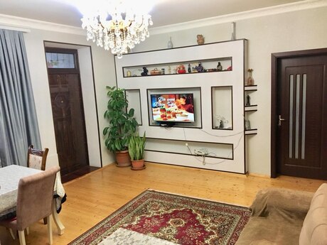 6 otaqlı həyət evi/bağ evi - Masazır q. - 220 m²