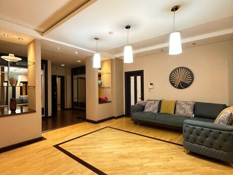 4-room apartment, 240 m², Nizami: 580 000 ₼ 4