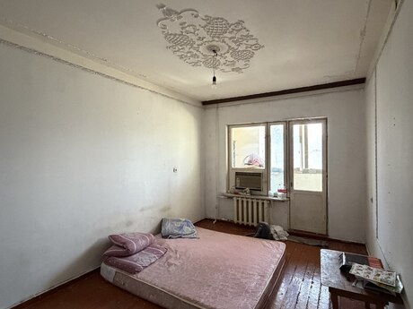 3 otaqlı köhnə tikili - Bakıxanov q. - 75 m²