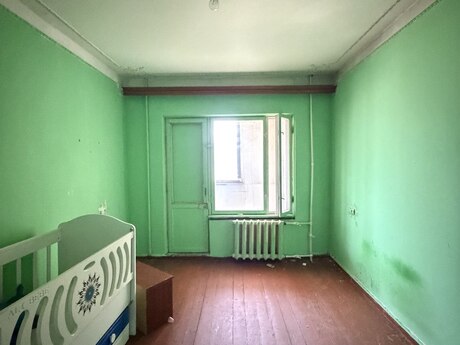 3 otaqlı köhnə tikili - Bakıxanov q. - 75 m²