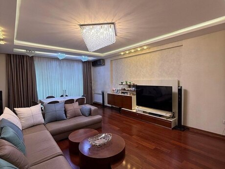 4 otaqlı yeni tikili - Elmlər Akademiyası m. - 175 m²