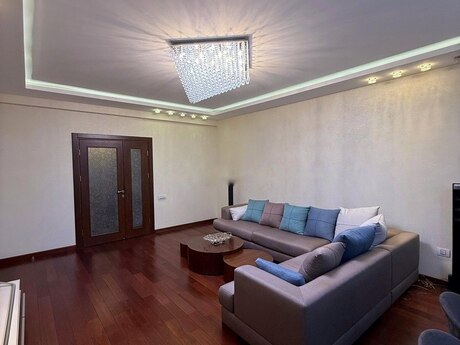 4 otaqlı yeni tikili - Elmlər Akademiyası m. - 175 m²
