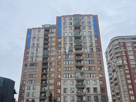 4 otaqlı yeni tikili - Elmlər Akademiyası m. - 181 m²