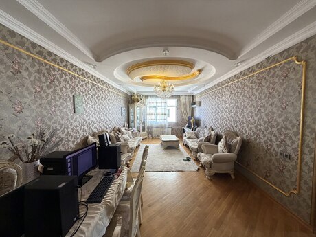 3 otaqlı mənzil, 135 m², İnşaatçılar: 290 000 ₼ 2