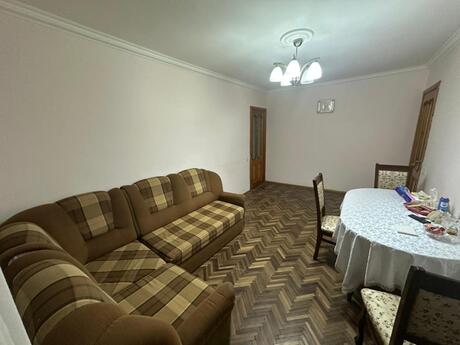 2-комн. вторичка - м. Элмляр Академиясы - 45 м²