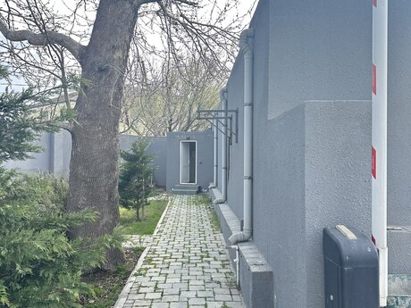 Obyekt - Ağ şəhər q. - 347 m²