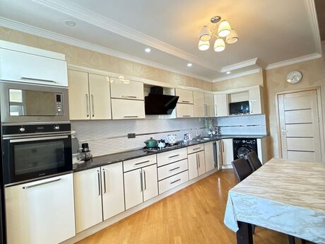 Elan №6220606 - Bakı, İnşaatçılar m., 3 otaqlı, 135 m², 16/18 mərtəbə