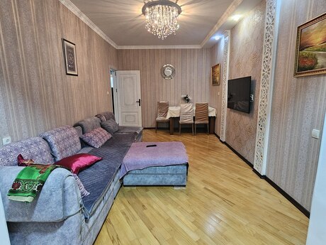 3 otaqlı köhnə tikili - Azadlıq Prospekti m. - 90 m²
