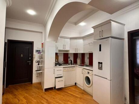 Elan №6220828 - Bakı, Yeni Yasamal q., 3 otaqlı, 100 m², 2/9 mərtəbə