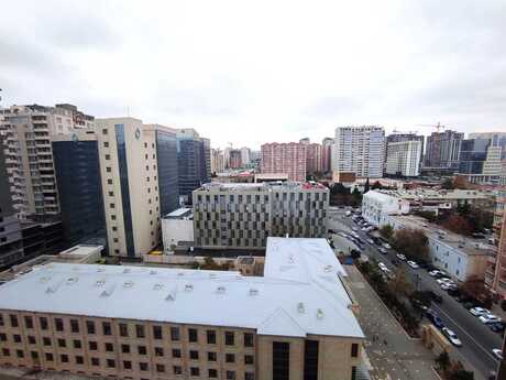 3-комн. новостройка - м. Шах Исмаил Хатаи - 130 м²