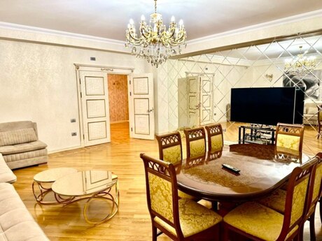 4 otaqlı mənzil, 215 m², Nəsimi: 590 000 ₼ 2