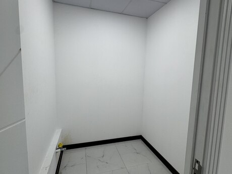 3-комн. офис - Насиминский  р. - 71 м²