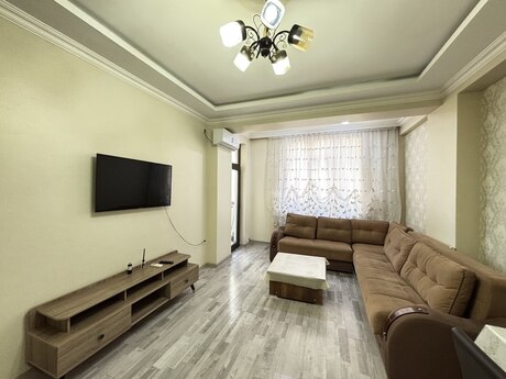Elan №6221930 - Bakı, 28 May m., 2 otaqlı, 70 m², 5/17 mərtəbə