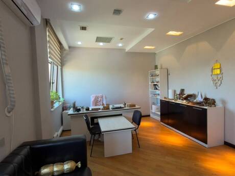 9 otaqlı mənzil, 220 m², 28 May: 880 000 ₼ 2