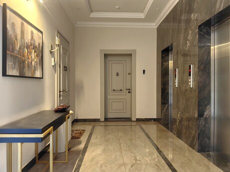 4 otaqlı mənzil, 285 m², 28 May: 1 400 000 ₼ 3