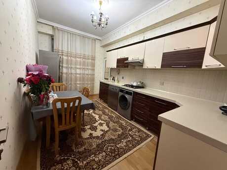 3-комн. новостройка - м. Автовокзал - 100 м²